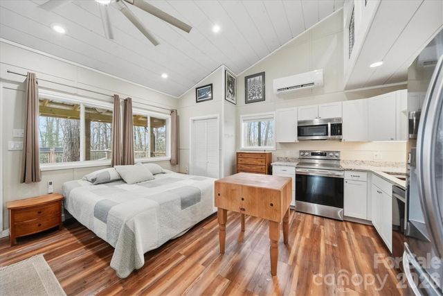 7039 Joe Bowman Avenue, Newland, NC 28657