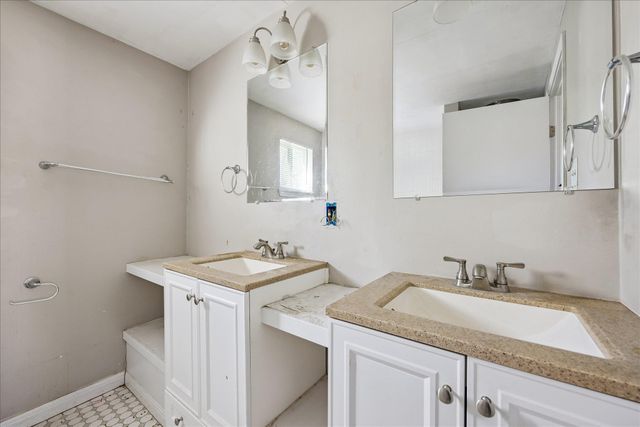 5112 Ravensdale LN, Austin, TX 78723