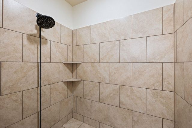 215 Maverick CIR, Horseshoe Bay, TX 78657