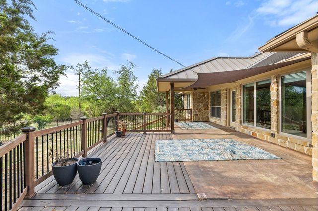 215 Maverick CIR, Horseshoe Bay, TX 78657