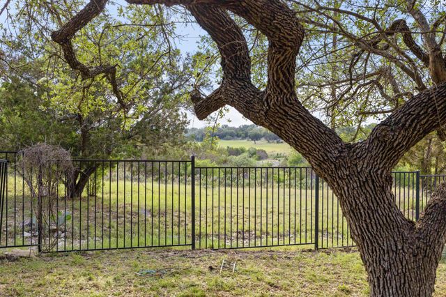 215 Maverick CIR, Horseshoe Bay, TX 78657