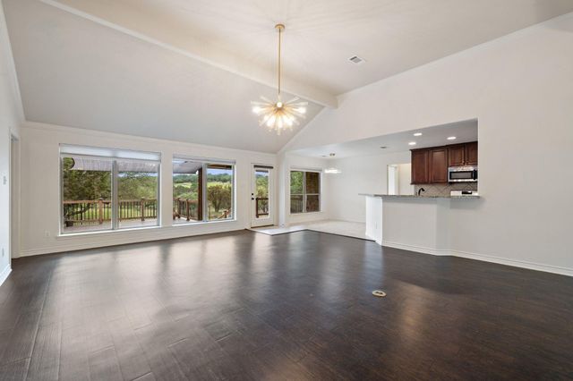 215 Maverick CIR, Horseshoe Bay, TX 78657