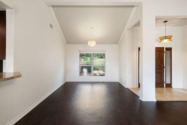 215 Maverick CIR, Horseshoe Bay, TX 78657