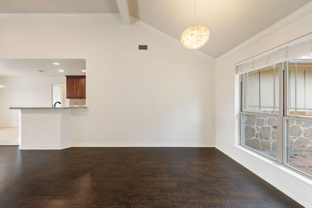 215 Maverick CIR, Horseshoe Bay, TX 78657