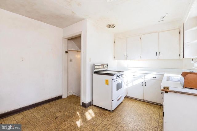 135 BLAKELEY PL, Charles Town, WV 25414