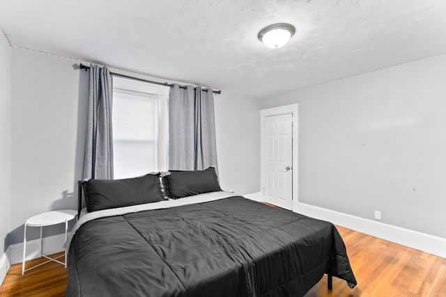 1039 S Main St, Fall River, MA 02724