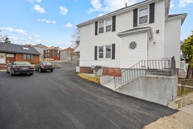 1039 S Main St, Fall River, MA 02724
