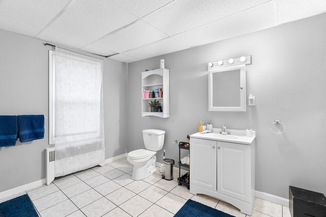 1039 S Main St, Fall River, MA 02724