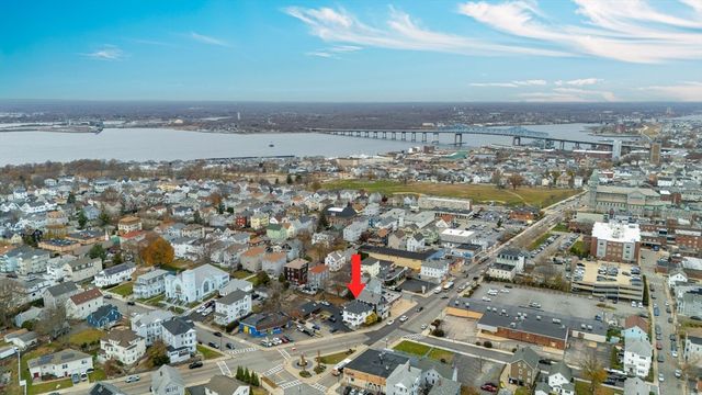 1039 S Main St, Fall River, MA 02724