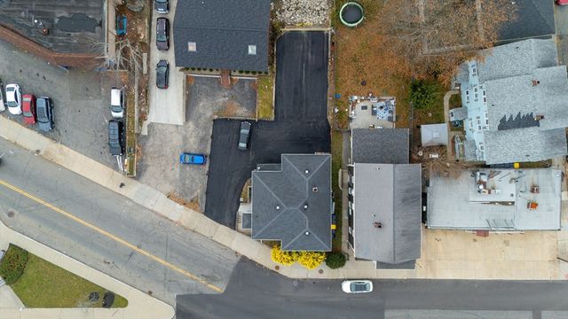 1039 S Main St, Fall River, MA 02724