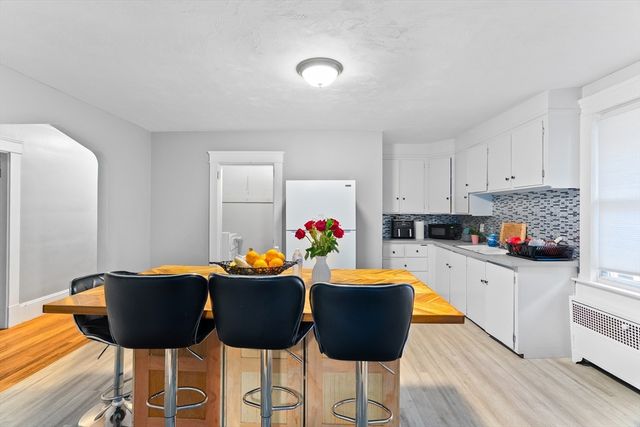 1039 S Main St, Fall River, MA 02724