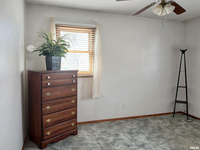 29 MELODY Lane, Springfield, IL 62702