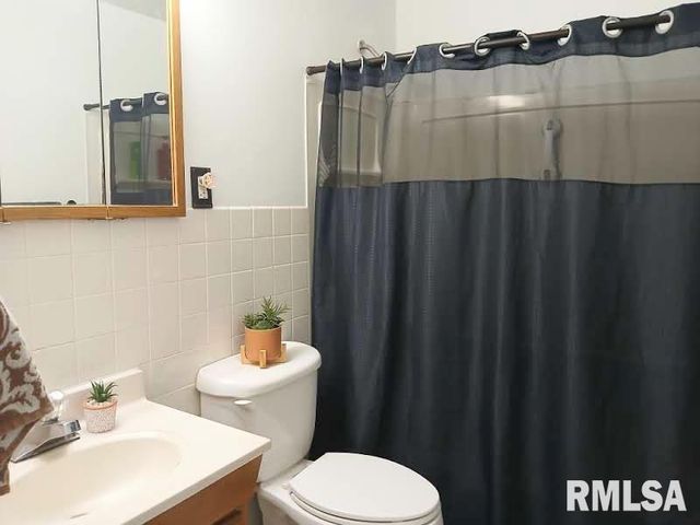 29 MELODY Lane, Springfield, IL 62702