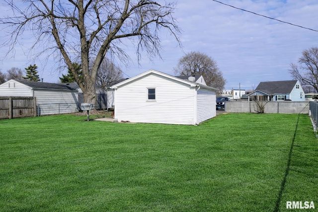 29 MELODY Lane, Springfield, IL 62702