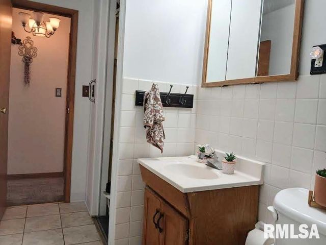 29 MELODY Lane, Springfield, IL 62702