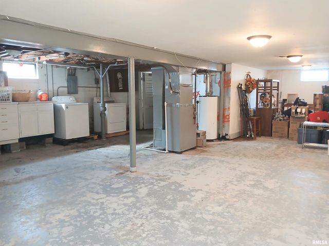 29 MELODY Lane, Springfield, IL 62702