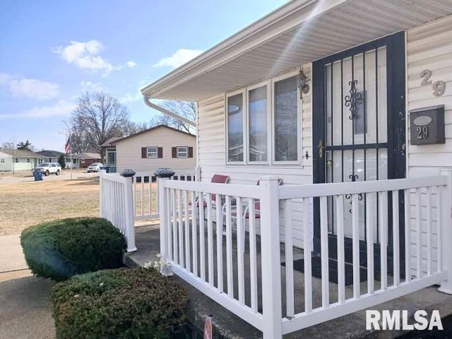 29 MELODY Lane, Springfield, IL 62702