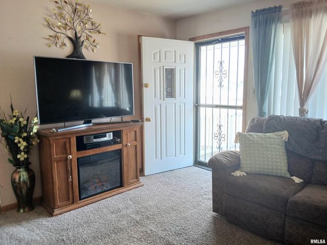 29 MELODY Lane, Springfield, IL 62702