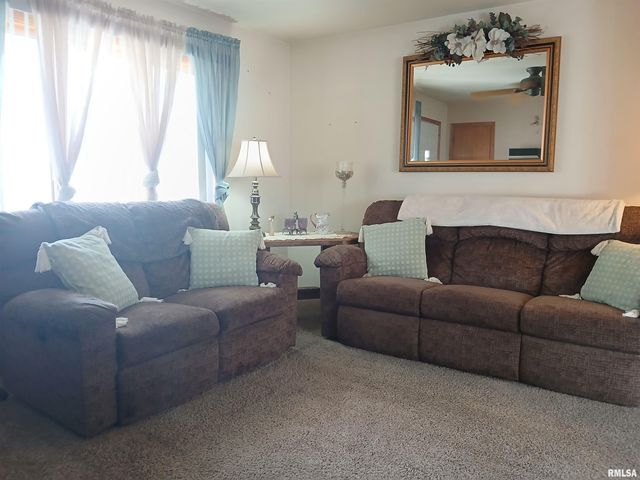 29 MELODY Lane, Springfield, IL 62702