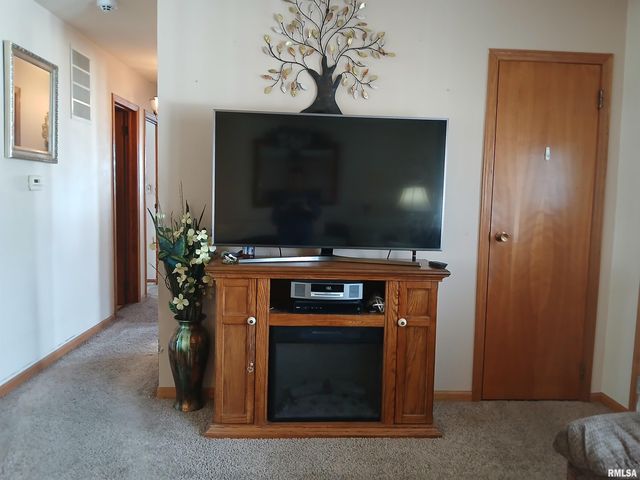 29 MELODY Lane, Springfield, IL 62702