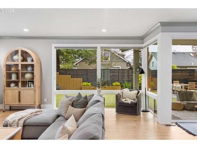 2025 N ALBERTA St, Portland, OR 97217