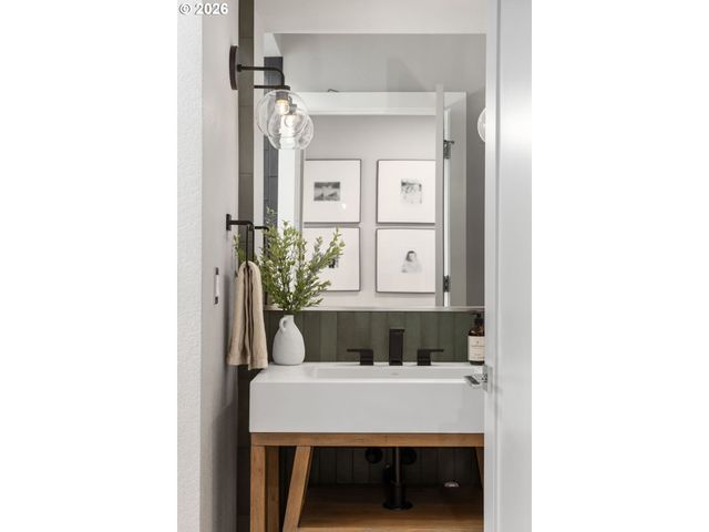 2025 N ALBERTA St, Portland, OR 97217