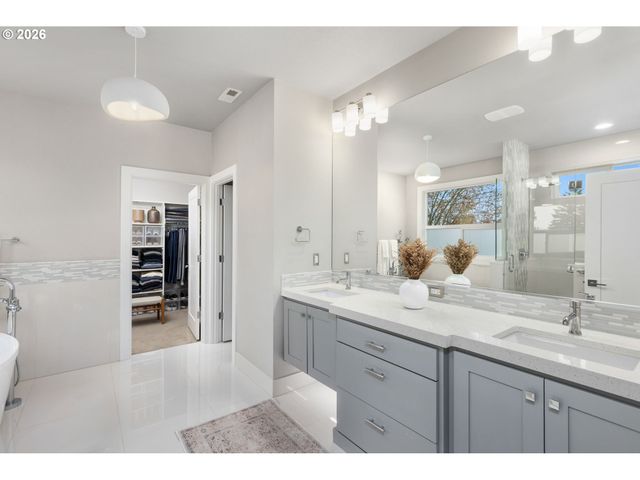 2025 N ALBERTA St, Portland, OR 97217