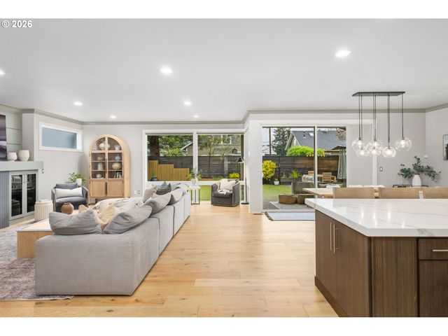 2025 N ALBERTA St, Portland, OR 97217