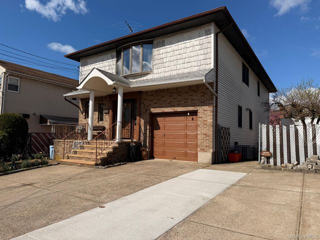 208 Doris Avenue, Franklin Square, NY 11010