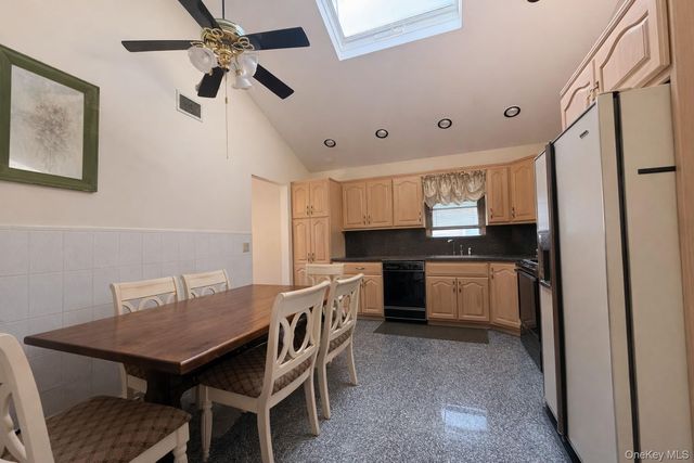 208 Doris Avenue, Franklin Square, NY 11010