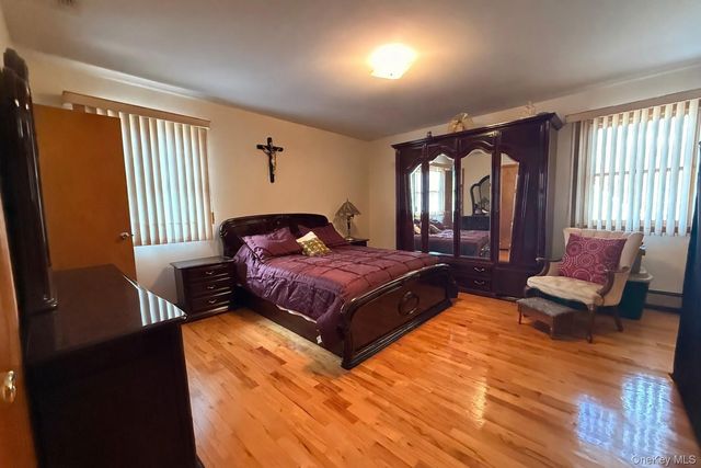208 Doris Avenue, Franklin Square, NY 11010