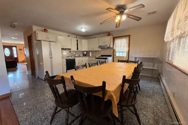 208 Doris Avenue, Franklin Square, NY 11010