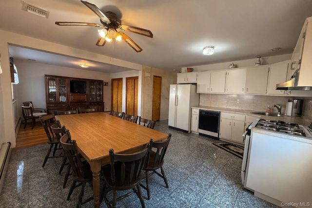 208 Doris Avenue, Franklin Square, NY 11010