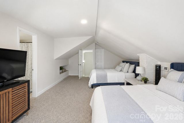 209 Grandin Road, Charlotte, NC 28208