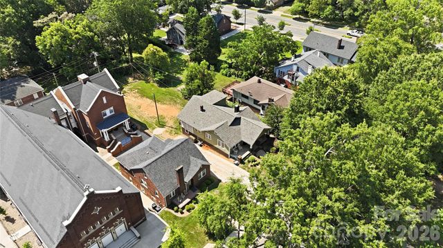 209 Grandin Road, Charlotte, NC 28208