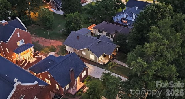 209 Grandin Road, Charlotte, NC 28208