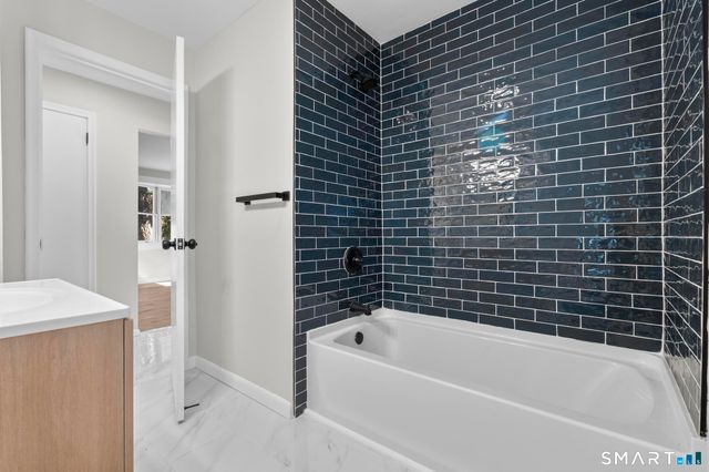 405 Wilcoxson Avenue, Stratford, CT 06614