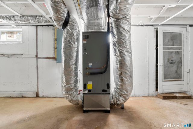 405 Wilcoxson Avenue, Stratford, CT 06614