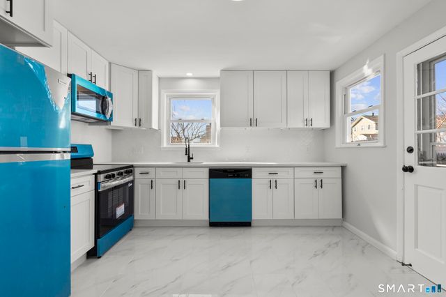 405 Wilcoxson Avenue, Stratford, CT 06614