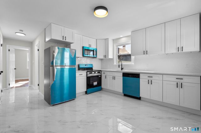 405 Wilcoxson Avenue, Stratford, CT 06614