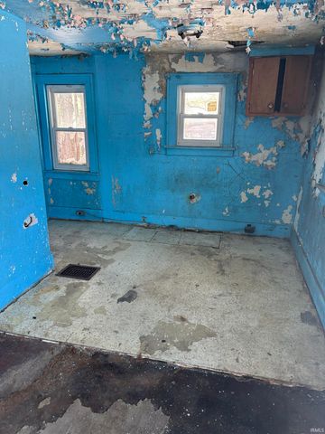 625 E Dubail Avenue, South Bend, IN 46613