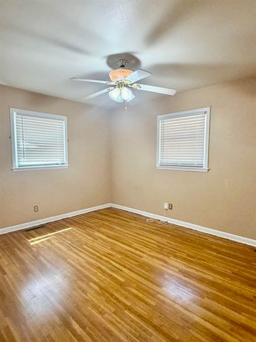 1805 N Woodrow Ct, Wichita, KS 67203