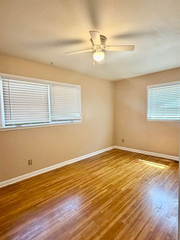 1805 N Woodrow Ct, Wichita, KS 67203