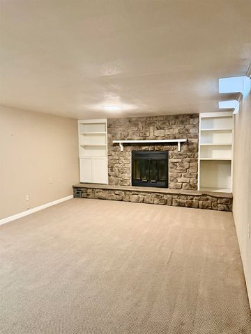 1805 N Woodrow Ct, Wichita, KS 67203
