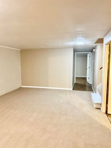 1805 N Woodrow Ct, Wichita, KS 67203