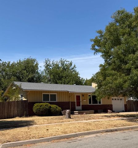 1805 N Woodrow Ct, Wichita, KS 67203