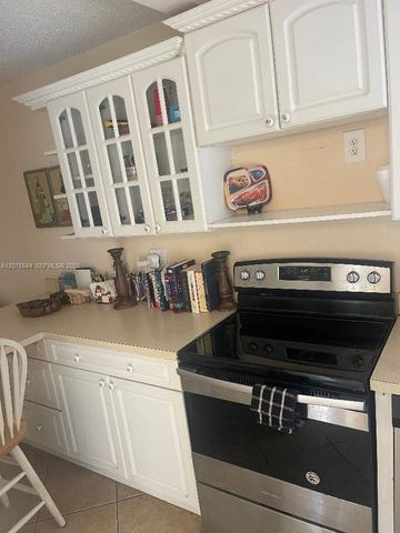 9400 Sunrise Lakes Boulevard 105, Sunrise, FL 33322
