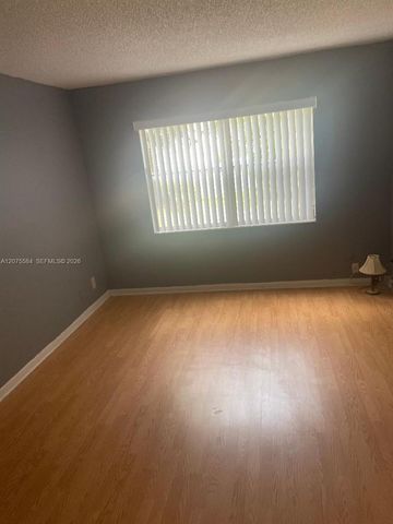 9400 Sunrise Lakes Boulevard 105, Sunrise, FL 33322