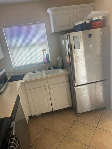 9400 Sunrise Lakes Boulevard 105, Sunrise, FL 33322