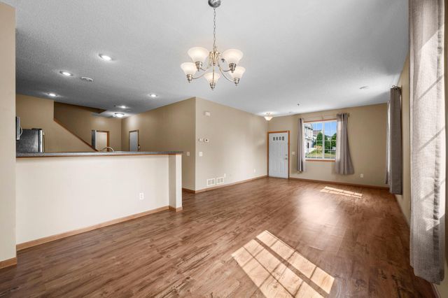 4709 Blaylock Way 2804, Inver Grove Heights, MN 55076